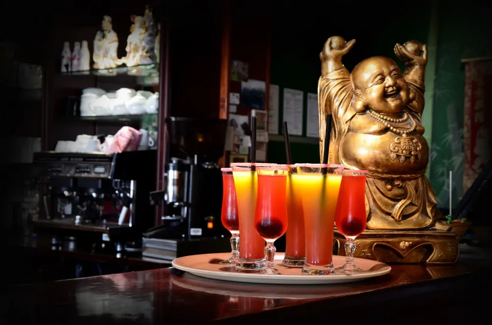 bar
